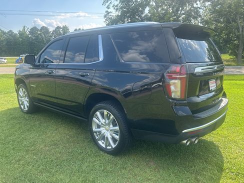 Used 2024 Chevrolet Tahoe High Country AWD/4WD image 10