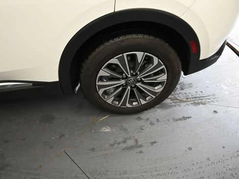 Used 2024 Buick Envision Preferred image 18