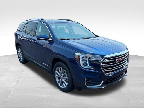Used 2022 GMC Terrain SLT w/ Infotainment Package II FWD image 7