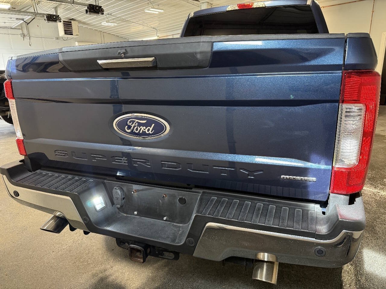 Used 2017 Ford F250 XLT w/ XLT Premium Package AWD/4WD image 7