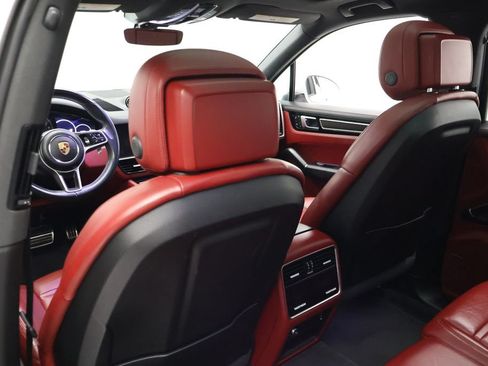Certified 2023 Porsche Cayenne S AWD/4WD image 20