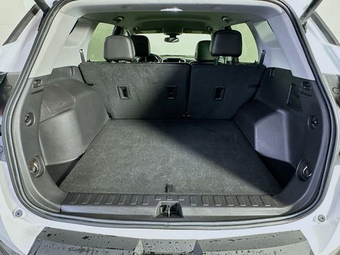 Used 2024 GMC Terrain SLT image 28