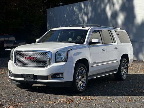 Used 2015 GMC Yukon XL Denali w/ Touring Package image 4