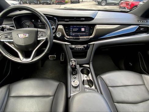 Used 2022 Cadillac XT6 Sport w/ Technology Package image 15