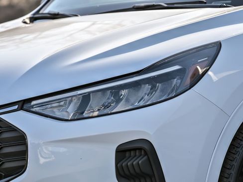 Used 2023 Ford Escape ST-Line w/ Tech Pack #1 image 3