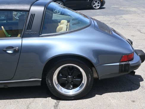 Used 1987 Porsche 911 Carrera RWD image 7