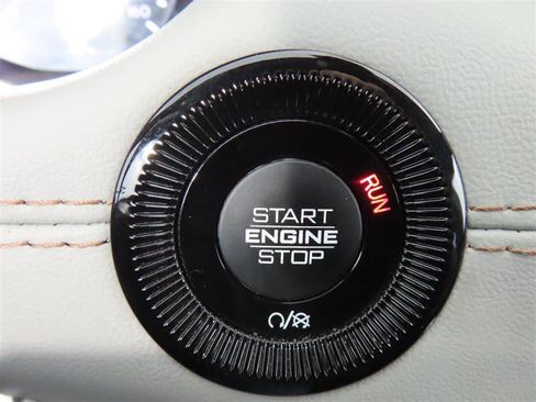 Used 2025 Jeep Compass Limited AWD/4WD image 19