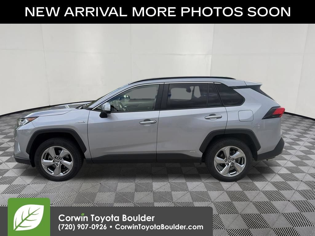 Used 2021 Toyota RAV4 XLE Premium AWD/4WD image 4
