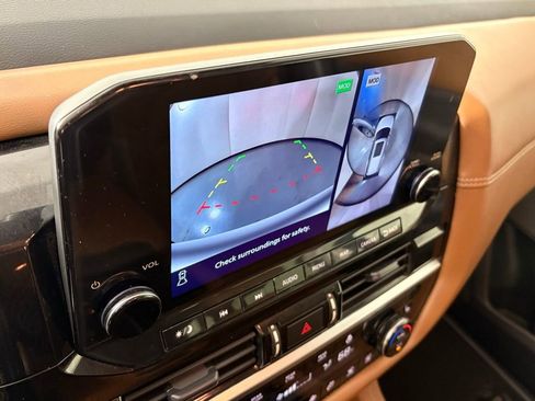 Used 2022 Nissan Pathfinder Platinum w/ Cargo Package image 30