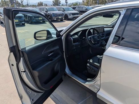 Used 2024 Toyota Grand Highlander AWD image 38