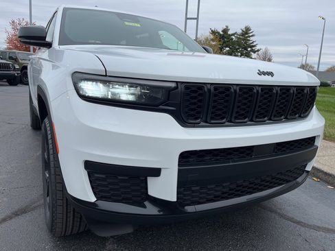 New 2025 Jeep Grand Cherokee L Altitude image 48