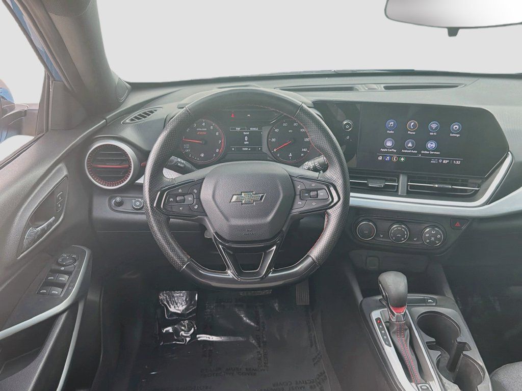 Used 2025 Chevrolet Trax RS w/ Driver Confidence Package FWD image 33