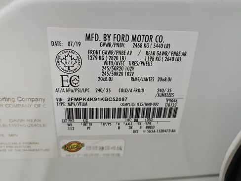 Certified 2019 Ford Edge Titanium w/ Equipment Group 301A AWD/4WD image 30