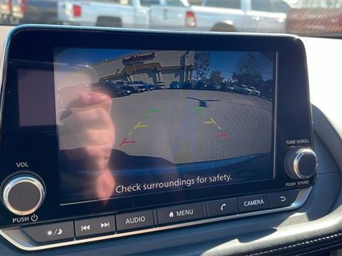 Used 2023 Nissan Rogue SV image 21