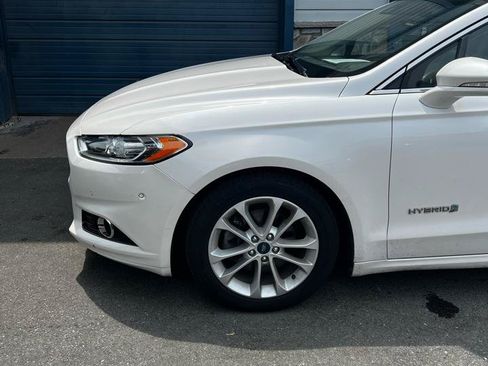 Used 2013 Ford Fusion SE FWD image 2