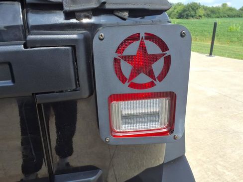 Used 2013 Jeep Wrangler Freedom Edition image 26