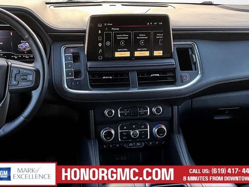 Used 2023 GMC Yukon XL AT4 w/ Technology Package AWD/4WD image 9