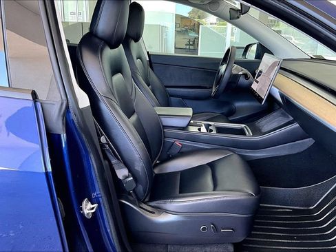 Used 2021 Tesla Model Y Long Range AWD/4WD image 29