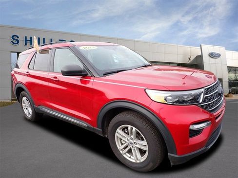 Certified 2023 Ford Explorer XLT w/ Equipment Group 202A image 3