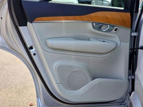 Used 2021 Volvo XC90 T6 Momentum image 31