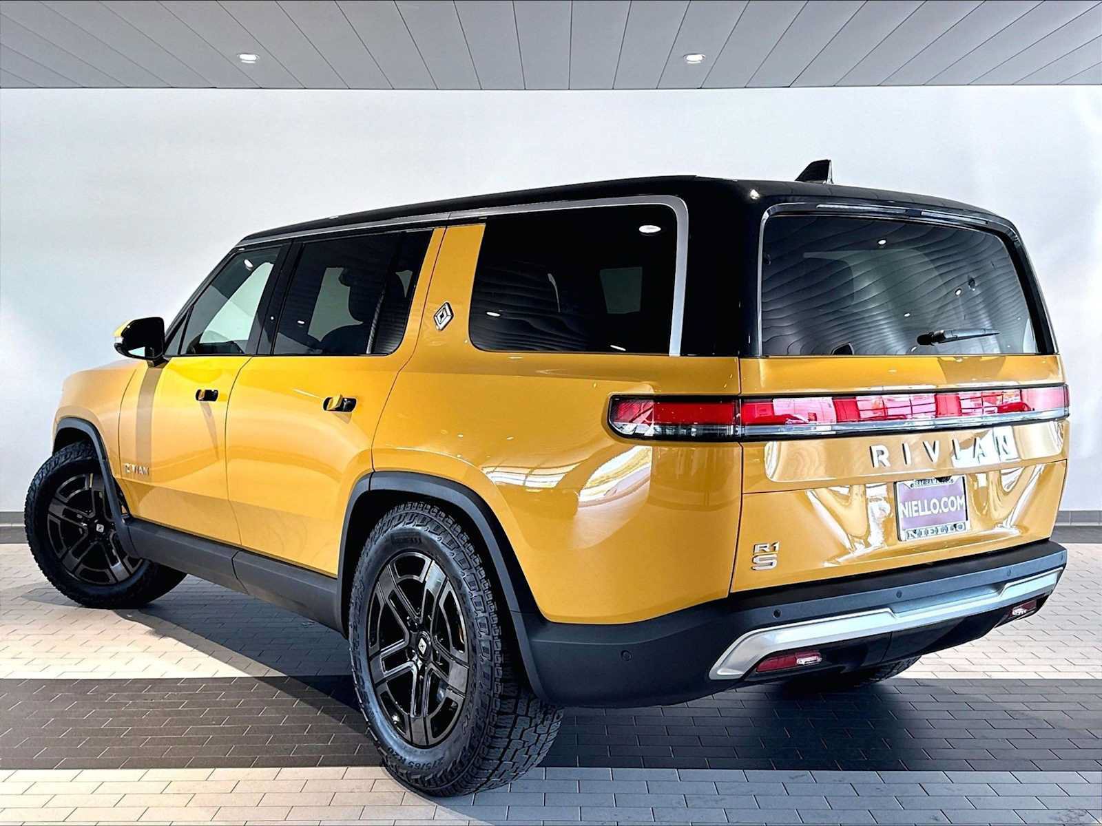 Used 2023 Rivian R1S Adventure Quad AWD/4WD image 3