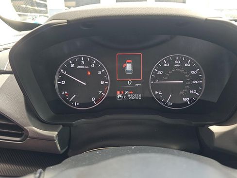 Used 2024 Subaru Crosstrek 2.0i Premium AWD/4WD image 3