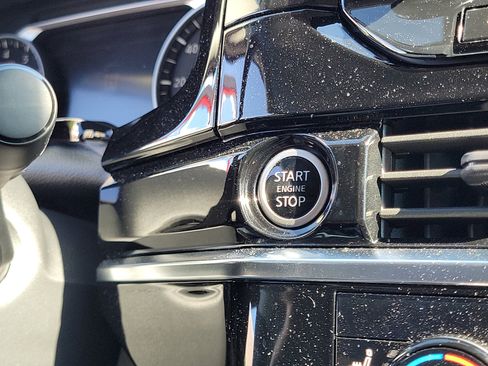 Used 2023 Nissan Pathfinder SL image 28