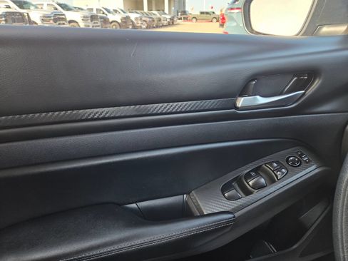 Used 2024 Nissan Altima 2.5 SV FWD image 42