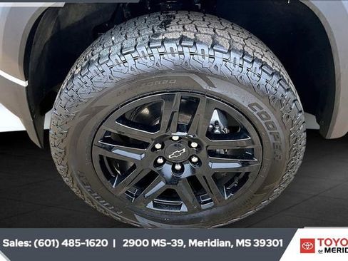 Used 2023 Chevrolet Colorado Trail Boss w/ Technology Package image 7