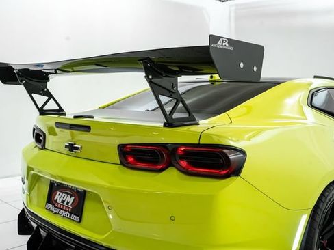 Used 2021 Chevrolet Camaro ZL1 RWD image 12