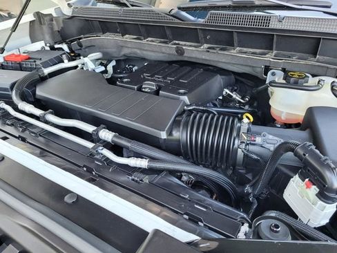 Used 2025 Chevrolet Silverado 1500 LT AWD/4WD image 27