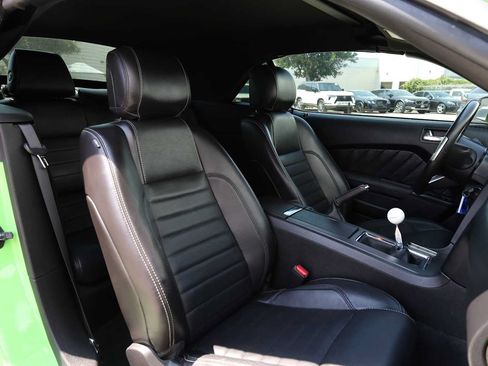 Used 2013 Ford Mustang GT RWD image 34
