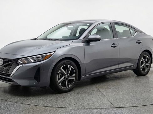Used 2025 Nissan Sentra SV FWD image 3