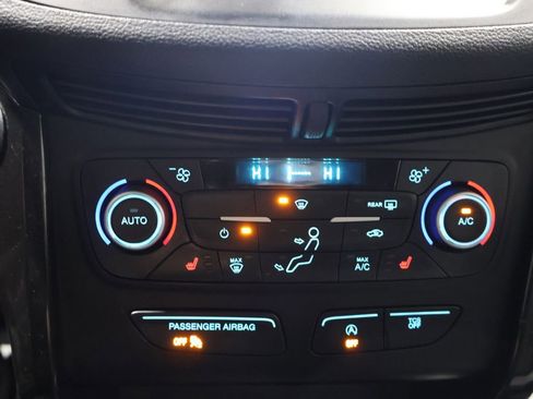 Used 2019 Ford Escape SE image 26