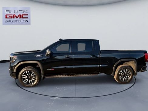 Used 2024 GMC Sierra 1500 AT4 w/ Technology Package AWD/4WD image 4