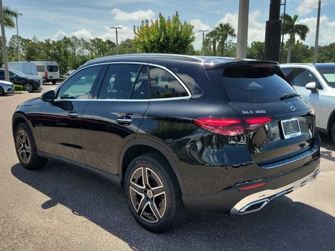 Certified 2026 Mercedes-Benz GLC 300 4MATIC image 4