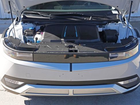 Used 2024 Hyundai Ioniq 5 SE image 7