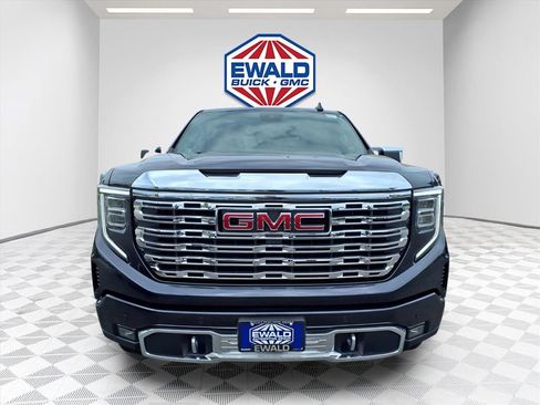 Used 2026 GMC Sierra 1500 Denali w/ Denali Reserve Package AWD/4WD image 3