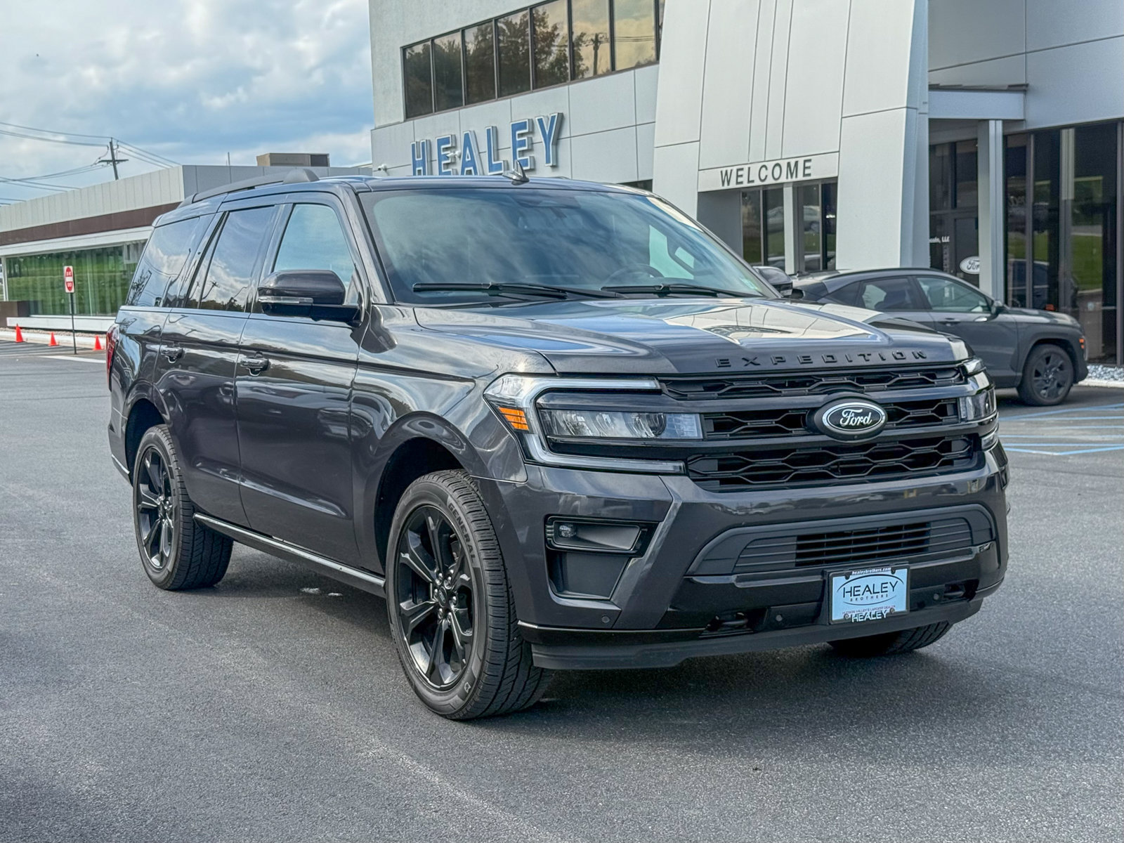 Certified 2022 Ford Expedition Limited AWD/4WD image 1