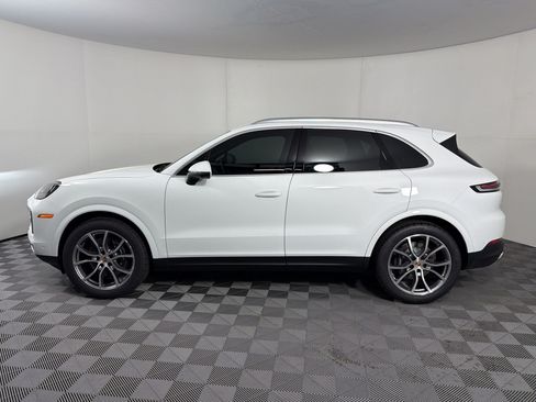 Used 2026 Porsche Cayenne AWD/4WD image 2