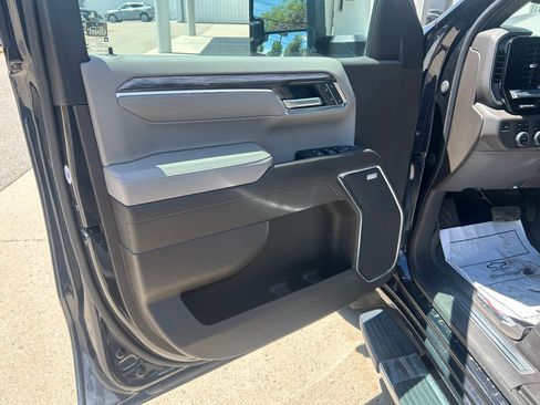 Used 2023 Chevrolet Silverado 1500 LTZ w/ LTZ Premium Package AWD/4WD image 13