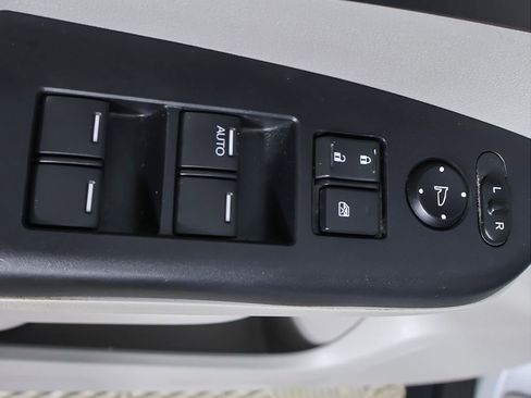 Used 2014 Honda CR-V LX image 27