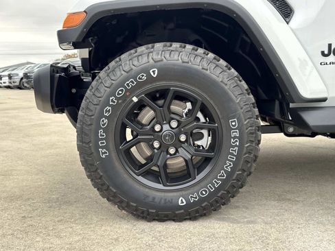 New 2025 Jeep Gladiator Sport image 4