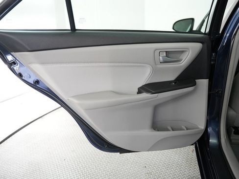 Used 2017 Toyota Camry SE FWD image 35