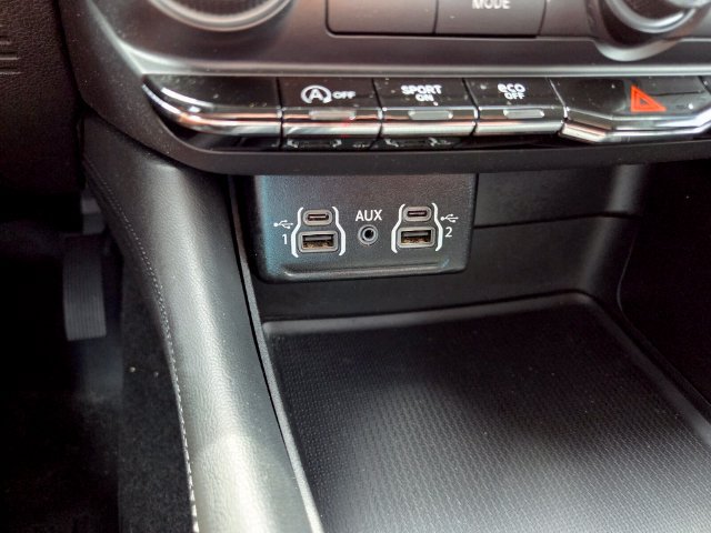 Used 2022 Dodge Durango SXT w/ Anodized Platinum Package RWD image 26