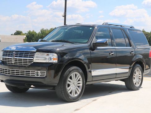 Used 2014 Lincoln Navigator 2WD image 8