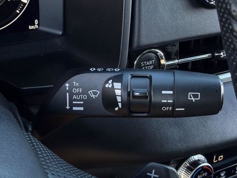 Used 2023 Mitsubishi Outlander SE Black Edition FWD image 18