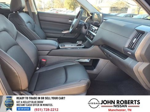 New 2026 Nissan Pathfinder SL w/ SL Premium Package AWD/4WD image 24