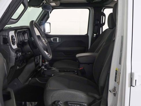 Used 2025 Jeep Wrangler Unlimited Sahara AWD/4WD image 23
