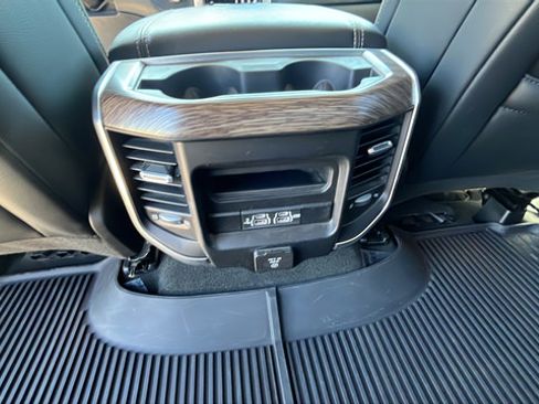 Used 2019 RAM 1500 Laramie AWD/4WD image 22